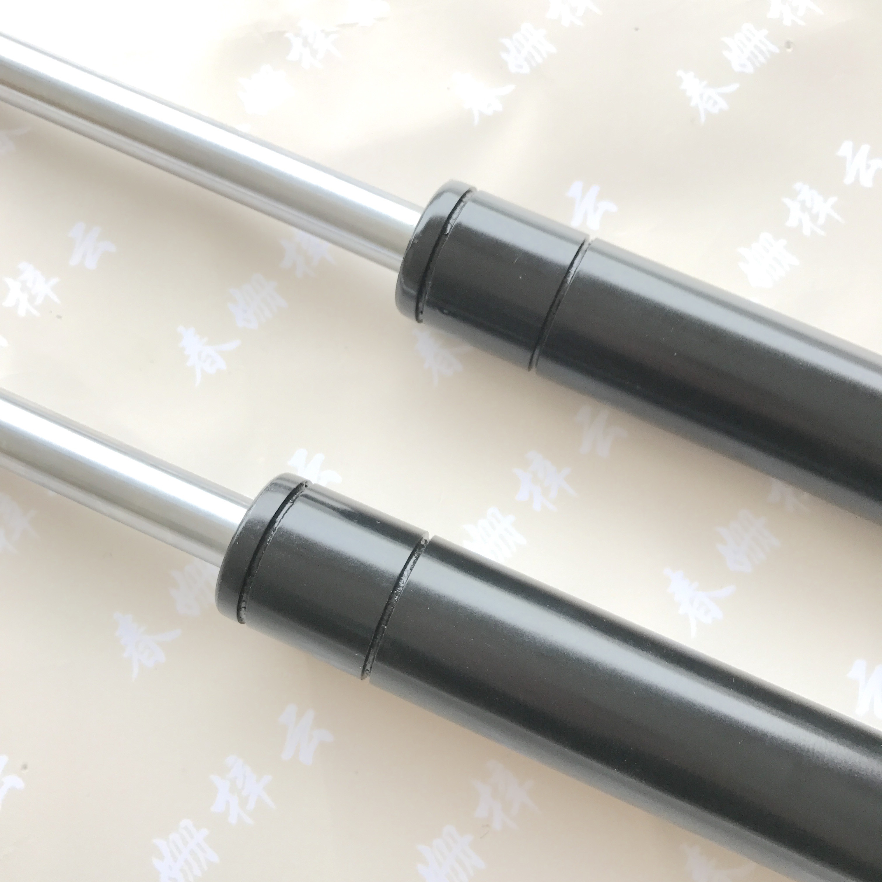 2Pcs Rear Glass Window Lift Supports Gas Struts Fits 94-98 Jeep